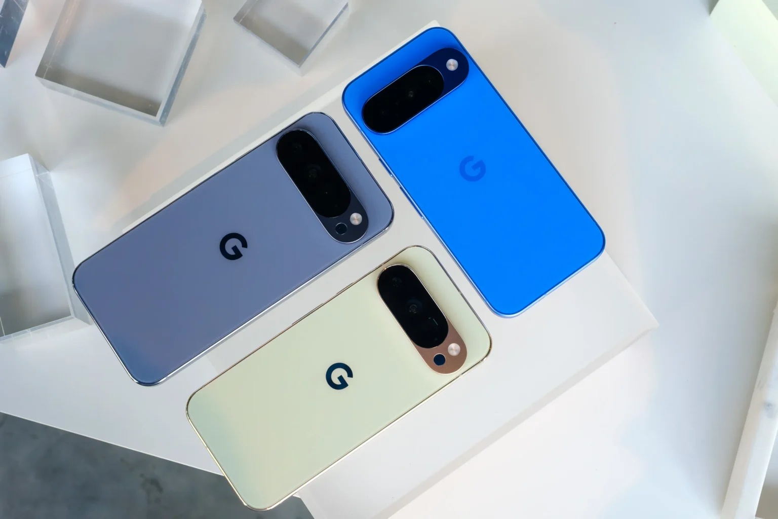 Google Resmi Luncurkan Pixel 10, Pixel 10 Pro, dan Pixel 10 Pro XL: Inovasi AI dan Kamera Canggih Hadir di Tangan Anda Tampilan layar Google Pixel 10 dengan Gemini AI