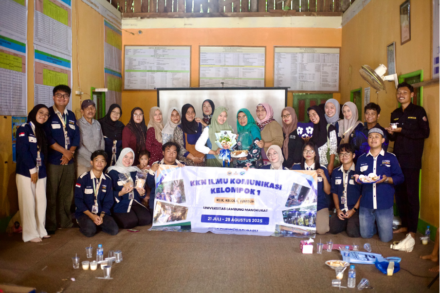 Serunya Pelatihan “GERAKAN DIGITAL” Mahasiswa KKN Ajak Warga Purwosari Baru Belajar Desain dan Digital Marketing Mahasiswa KKN ajarkan teknologi digital