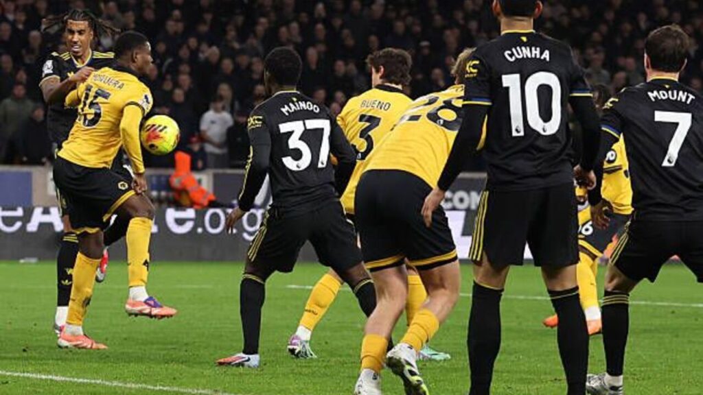 Hasil skor 4-1 mengangkat MU ke posisi 6 Liga Inggris sementara