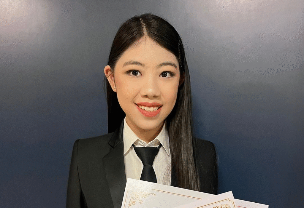 Inspiratif! Mischka Aoki Diterima di Oxford dan Stanford, Miliki IQ Top 0,1 Persen Dunia Mischka Aoki, influencer berprestasi Indonesia yang diterima di Universitas Oxford dan Stanford.